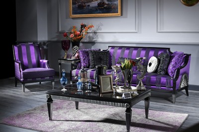 Casa Padrino conjunto de sala de estar barroco de lujo púrpura / negro / plata - 1 Sofá y 1 Sillón y 1 Mesa de Café y 1 Mesa Auxiliar - Muebles Barrocos Casa Padrino conjunto de sala de estar barroco de lujo púrpura / negro / plata - 1 Sofá y 1 Sillón y 1 Mesa de Café y 1 Mesa Auxiliar - Muebles Barrocos