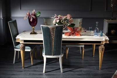 Casa Padrino set da sala da pranzo barocco di lusso turchese / bianco / oro - 1 Tavolo da Pranzo e 4 Sedie da Pranzo - Mobili da Sala Barocchi Casa Padrino set da sala da pranzo barocco di lusso turchese / bianco / oro - 1 Tavolo da Pranzo e 4 Sedie da Pranzo - Mobili da Sala Barocchi