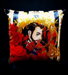 Harald Glööckler Designer Cushion Pompöös di Casa Padrino Face with Rhinestones - Collezione d'arte -
