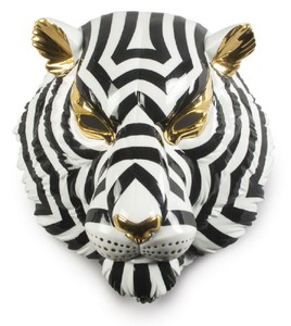 Casa Padrino máscara decorativa de porcelana de lujo tigre negro / blanco / oro 30 x 23 x H. 38 cm - Decoración de Pared Moderna Hecha a Mano - Calidad de Primera Clase - Hecho en España
