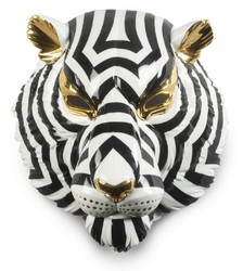 porzellan maske tiger, porzellan deko, porzellan figur, porzellan wanddeko, tiger maske schwarz weiß, wanddeko maske, wanddeko tiger, afrikanische maske, afrikanische tiere, designer wanddeko, designer porzellan maske