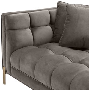 Casa Padrino Luxus Samt Sofa mit 4 Kissen Grau / Messingfarben 231 x 95 x H. 68 cm - Wohnzimmer Sofa - Luxus Qualität