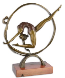 Casa Padrino Luxury Bronze Figure Gymnast with Rope Bronze / Brown 44 x 15.8 x H. 49.7 cm - Bronze Sculpture with Wooden Base - Deco Figurine