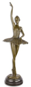 Casa Padrino sculpture en bronze de luxe avec socle en marbre ballerine bronze / noir 22 x 20,4 x H. 66,5 cm - Figurine en Bronze - Figurine Déco - Accessoires de Décoration