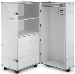 Casa Padrino Luxus Kunstleder Kofferschrank mit Rollen Weiß / Silber