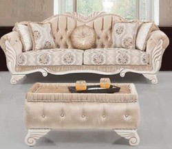 Casa Padrino Luxus Barock Samt Hocker Angel Beige / Weiß