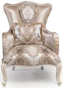 Casa Padrino luxury baroque armchair with pillow beige / white / gold 83 x 96 x H. 102 cm - Baroque Living Room Furniture