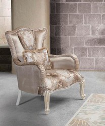 Casa Padrino Luxus Barock Wohnzimmer Sessel Mimoza mit Kissen Beige / Weiß / Gold