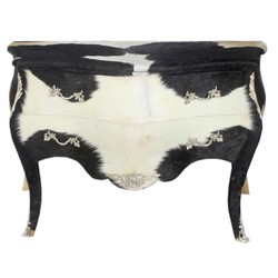 Cajonera de piel de vaca barroca Casa Padrino negra / blanca con aplicaciones de metal plateado 120 cm - muebles de estilo antiguo Cajonera de piel de vaca barroca Casa Padrino negra / blanca con aplicaciones de metal plateado 120 cm - muebles de estilo antiguo