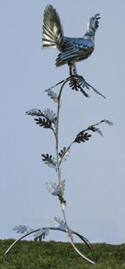Casa Padrino sculpture de décoration de jardin coq sur branche argent 87 x 70 x H. 160 cm - Figurine de Jardin en Acier Inoxydable Fait Main - Décoration de Jardin