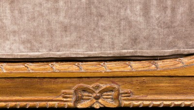 Casa Padrino Luxus Barock Sofa mit Kissen Braun / Taupe 187 x 89 x H. 103 cm - Handgefertigtes Sofa im Antik Stil - Wohnzimmer Möbel