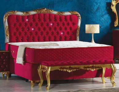 Casa Padrino baroque velvet bed burgundy red / silver / gold - Ornate Double Bed with Rhinestones and Mattress - Bedroom Furniture in Baroque Style Casa Padrino baroque velvet bed burgundy red / silver / gold - Ornate Double Bed with Rhinestones and Mattress - Bedroom Furniture in Baroque Style