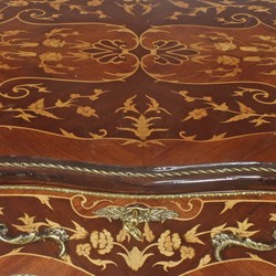 Casa Padrino bureau baroque marron / laiton 140 x 60 x H. 80 cm - Table de bureau fait main en bois massif avec 3 tiroirs et applications en métal massif - Mobilier de Bureau Baroque