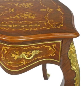 Casa Padrino Barock Schreibtisch Braun / Gold 160 x 70 x H. 80 cm - Handgefertigter Massivholz Bürotisch mit 3 Schubladen und massiven Metallapplikationen - Barock Büro Möbel