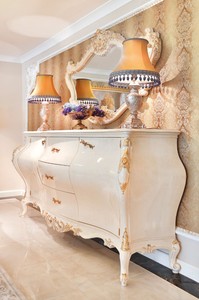 Casa Padrino Luxus Barock Kommode Creme / Gold 243 x 60 x H. 115 cm - Prunkvoller Massivholz Schrank mit 2 Türen und 3 Schubladen - Edle Barock Möbel