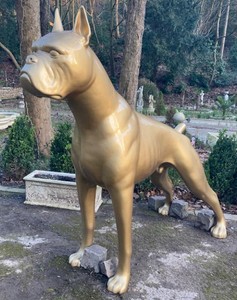 Casa Padrino décoration figure chien boxer or 190 x H. 173 cm - Grande sculpture décorative résistante aux intempéries - Figurine animalière décoration jardin Casa Padrino décoration figure chien boxer or 190 x H. 173 cm - Grande sculpture décorative résistante aux intempéries - Figurine animalière décoration jardin