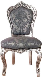 Casa Padrino sedia da pranzo barocco grigio modello / argento 53 x 57 x A. 108 cm - Sedia in legno massello stile antico fatta a mano con tessuto di raso fine - Mobili sala da pranzo in stile barocco Casa Padrino sedia da pranzo barocco grigio modello / argento 53 x 57 x A. 108 cm - Sedia in legno massello stile antico fatta a mano con tessuto di raso fine - Mobili sala da pranzo in stile barocco
