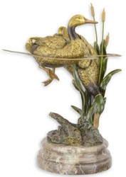 Luxus Bronzefigur Enten im Teich Bronze Skulptur mit Marmorsockel Luxury Bronze Figure Ducks in a Pond Bronze Sculpture with Marble Base