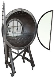 Casa Padrino armoire bar en métal 2 portes vitrées et roulettes noir 115 x 70 x H. 182 cm - Armoire à Vin - Meuble Bar