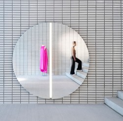 Runder Luxus Spiegel Designer Wandspiegel mit LED Einheit Round Luxury Mirror Designer Wall Mirror with LED Unit