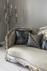 Casa Padrino luxury baroque living room sofa with decorative pillows cream / blue / silver / gold 250 x 95 x H. 125 cm - Noble & Magnificent