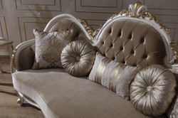 Casa Padrino luxury baroque sofa brown / white / gold 220 x 80 x H. 124 cm - Magnificent living room sofa with decorative pillows - Baroque Furniture