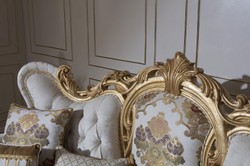 Casa Padrino sofá barroco de lujo blanco / oro 248 x 108 x A. 122 cm - Sofá de salón con patrón elegante y cojines decorativos - Magníficos muebles barrocos
