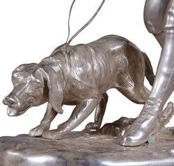 Deko Bronze Jäger mit Hund Skulptur Figur mit Marmorsockel Silber Schwarz Deco Hunter and Dog Bronze Sculpture Figure with Marble Base Silver Black