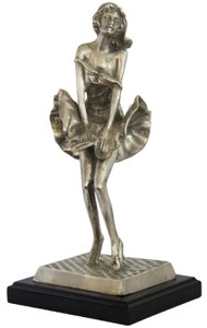 Casa Padrino figura in bronzo di lusso Marilyn argento antico / nero 14 x 12 x A. 28 cm - Scultura in bronzo con base in legno - Decorazione scrivania - Decorazione soggiorno - Collezione di Lusso
