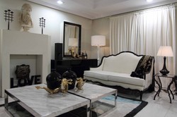 Casa Padrino luxury baroque sofa white / black 185 x 95 x H. 111 cm - Living room sofa with decorative pillows - Noble baroque furniture