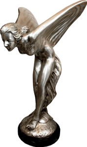 Casa Padrino Sculpture de luxe en bronze Spirit of Ecstasy nickelé sur socle en marbre 113 x 63 x 74 cm Casa Padrino Sculpture de luxe en bronze Spirit of Ecstasy nickelé sur socle en marbre 113 x 63 x 74 cm