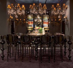 Casa Padrino table de bar baroque de luxe noir 400 x 80 x H. 109 cm - Table en bois massif fait main - Mobilier de bar baroque noble - Mobilier d'hôtel - Qualité de Luxe