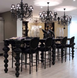 Casa Padrino ensemble de meubles de bar baroque de luxe noir - 1 Table de Bar et 8 Tabourets de Bar - Meubles de bar nobles de style baroque - Meubles d'Hôtel - Qualité de Luxe