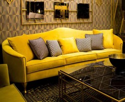 Casa Padrino divano barocco di lusso in velluto giallo / oro 280 x 90 x A. 100 cm - Divano da soggiorno nobile con cuscini decorativi - Mobili da soggiorno barocco - Qualità di Lusso