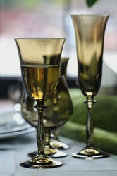 Casa Padrino luxury baroque white wine glass set of 6 amber Ø 8.5 x H. 21 cm - Handmade wine glasses - Hotel & Restaurant Accessories - Luxury Quality