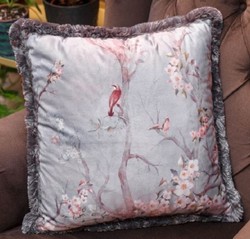 Luxus Designer Deko Kissen mit Fransen Vögel im Wald Design Hellgrau Mehrfarbig Luxury Designer Decorative Pillow with Fringes Birds in the Forest Design Light Gray Multicolor