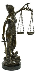 Casa Padrino figura decorativa de lujo Justitia bronce antiguo / negro 21 x 11 x A. 43 cm - Figura de bronce con base de mármol - Accesorios Decorativos