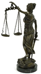 Casa Padrino figura decorativa de lujo Justitia bronce antiguo / negro 21 x 11 x A. 43 cm - Figura de bronce con base de mármol - Accesorios Decorativos