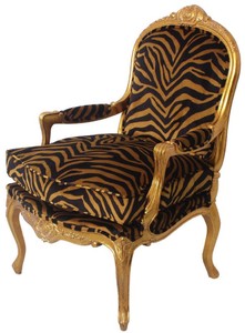 Casa Padrino luxury baroque armchair gold / black / gold 69 x 77 x H. 108 cm - Noble mahogany living room armchair with elegant tiger pattern - Baroque Furniture