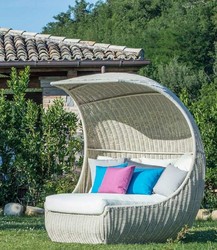 Casa Padrino luxury lounger island with sun roof white 156 x 146 x H. 174 cm - Hand woven weather resistant sun island - Modern garden furniture - Hotel Furniture