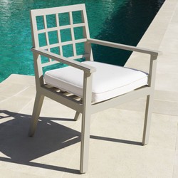 Luxus Garten Terrassen Esszimmerstuhl Küchenstuhl mit Armlehnen Sandfarben Weiß Luxury Garden Terraces Dining Room Chair Kitchen Chair with Armrests Sand White