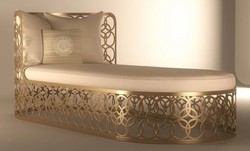 Casa Padrino chaise longue de jardin de luxe ivoire / champagne or 214 x 107 cm - Chaise longue résistante aux intempéries faite à la main - Chaise longue de piscine - Mobilier d'hôtel - Qualité de Luxe