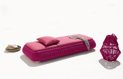 Casa Padrino Luxus Gartenliege Lila 205 x 87 x H. 27 cm - Handgewebte Wetterbeständige Liege - Moderne Poolliege - Garten Möbel - Hotel Möbel