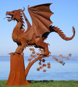 Casa Padrino sculpture de décoration de jardin de luxe dragon rouille 290 x 235 x H. 295 cm - Immense figurine de décoration en acier - Décoration Figurine de Jardin d'Hôtel