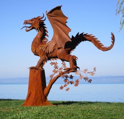 Casa Padrino sculpture de décoration de jardin de luxe dragon rouille 290 x 235 x H. 295 cm - Immense figurine de décoration en acier - Décoration Figurine de Jardin d'Hôtel