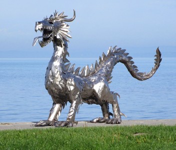Casa Padrino Luxus Gartendeko Skulptur Drache Silber 290 x 75 x H. 177 cm - Riesige Edelstahl Deko Figur - Gartenfigur - Hotel Garten Deko