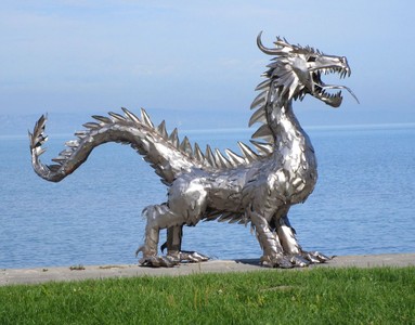 Casa Padrino Luxus Gartendeko Skulptur Drache Silber 290 x 75 x H. 177 cm - Riesige Edelstahl Deko Figur - Gartenfigur - Hotel Garten Deko