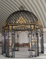 Casa Padrino pavillon de jardin baroque de luxe noir / or Ø 540 x H. 680 cm - Pavillon de mariage rond en fer forgé - Noble & Magnifique