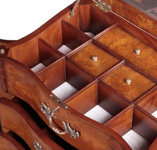 Casa Padrino Luxus Barock Schmuckkommode Hellbraun / Braun / Silber 56 x 36 x H. 128 cm - Edle Massivholz Kommode mit Spiegel - Schmuckschrank im Barockstil - Barock Möbel