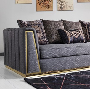Casa Padrino Luxus Wohnzimmer Sofa mit dekorativen Kissen Lila / Gold 240 x 92 x H. 78 cm - Luxus Wohnzimmer Möbel